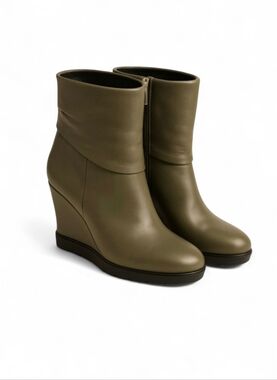 Elvio Zanon Platform Leather Wedge Ankle Boots – Minimalist Urban Chic – Size 8